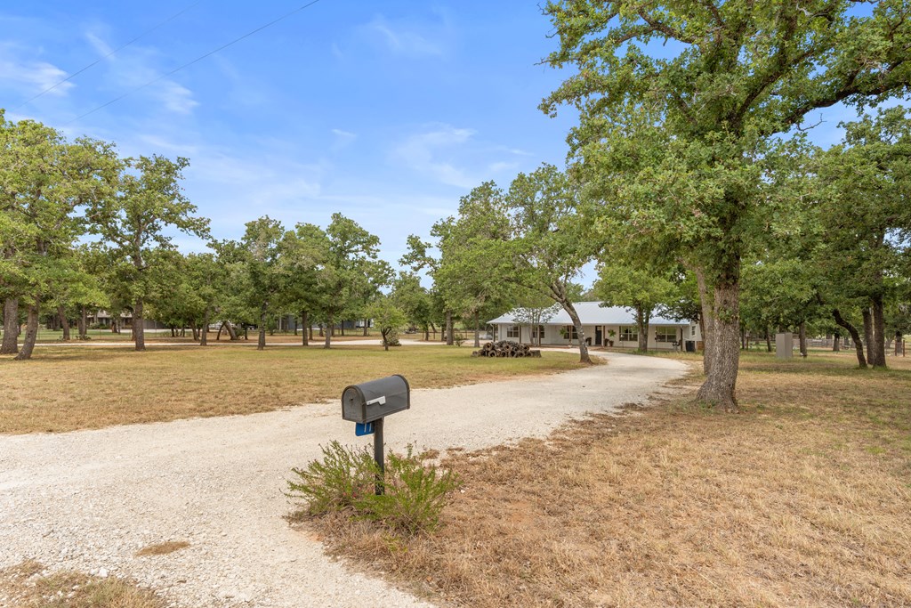 111 Wilderness Dr, Fredericksburg TX home for sale - Savannah Sikes, Fredericksburg REALTOR - photo 2