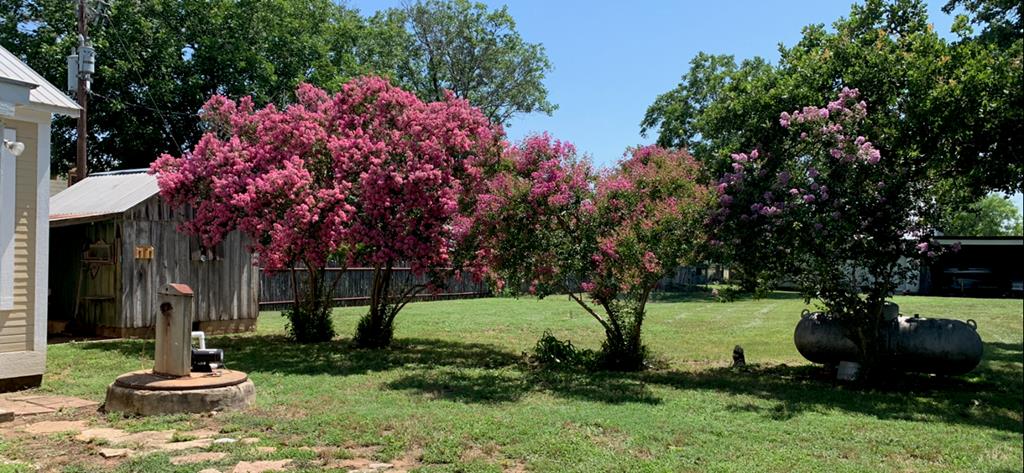 Sold by Savannah Sikes: 224 Loring St, Stonewall TX