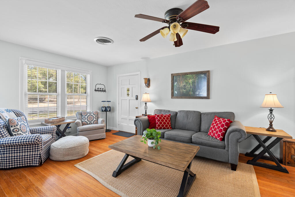 Short-term rental at 411 W Travis in Fredericksburg photo 3