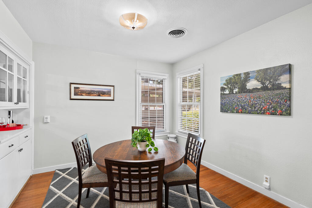 411 W Travis St, Fredericksburg TX home for sale - Savannah Sikes, Fredericksburg REALTOR - photo 14