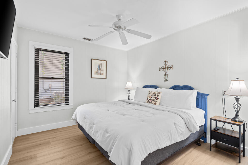 411 W Travis St, Fredericksburg TX home for sale - Savannah Sikes, Fredericksburg REALTOR - photo 28