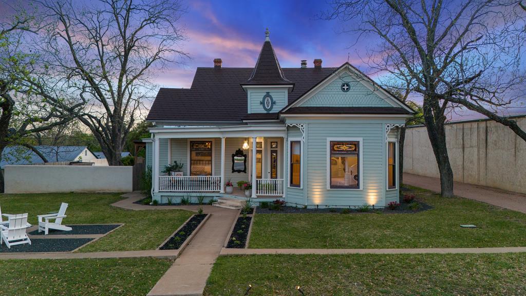 Sold by Savannah Sikes: 619 W Main St, Fredericksburg TX