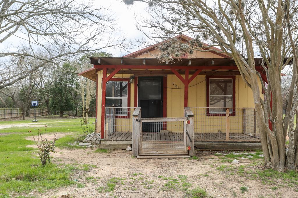 Sold by Savannah Sikes: 701 Winfred St, Fredericksburg TX