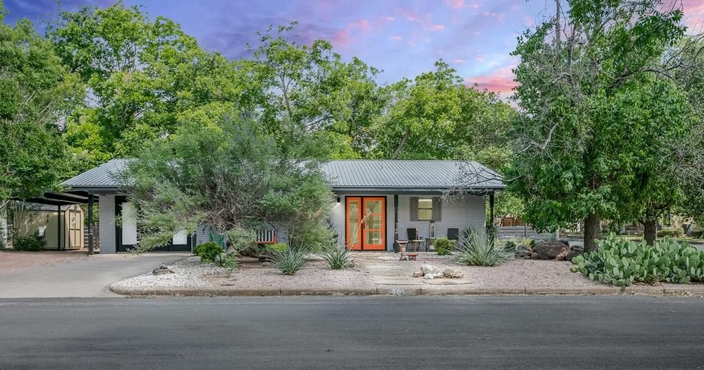 Sold by Savannah Sikes: 801 N Washington St, Fredericksburg TX